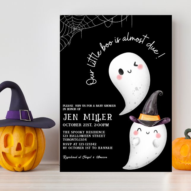 Vår lilla boo är nästan på väg till Halloween-baby Inbjudningar (Skapare uppladdad)