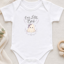 Vår lilla Boo Halloween-annonsering av graviditet T Shirt