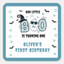 VÅR LILLA BOO STÄNGER EN BLUE FÖRSTA BIRTHDAY FYRKANTIGT KLISTERMÄRKE