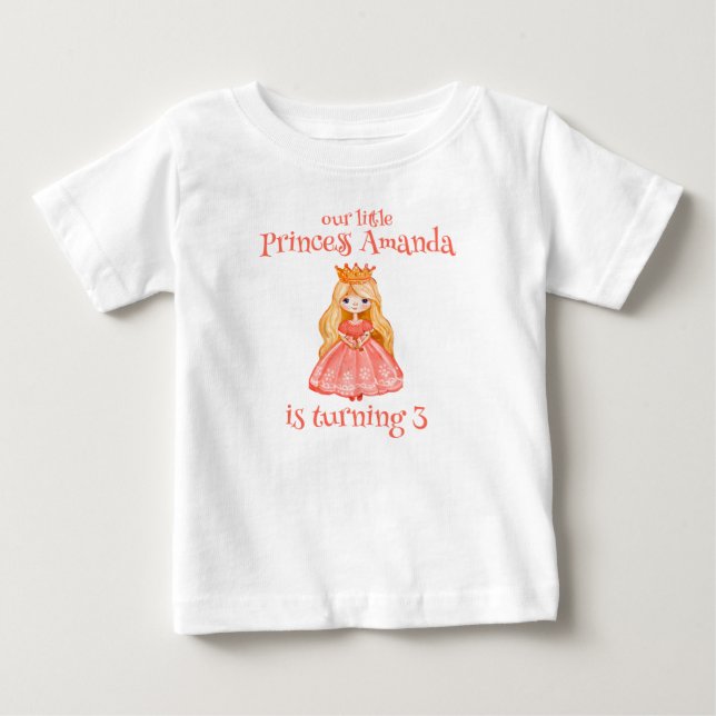 Vår lilla flicka vänder tre hedersgäst t shirt (Framsida)