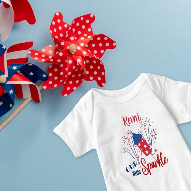 "Vår lilla Gnistra" Red, White & Blue Personalize T Shirt (Skapare uppladdad)