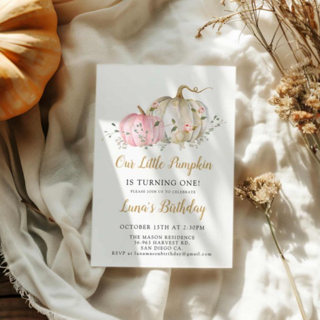 Vår lilla Pumpkin 1:a födelsedagsinbjudan Inbjudningar (Girl Our little pumpkin birthday party invitation)