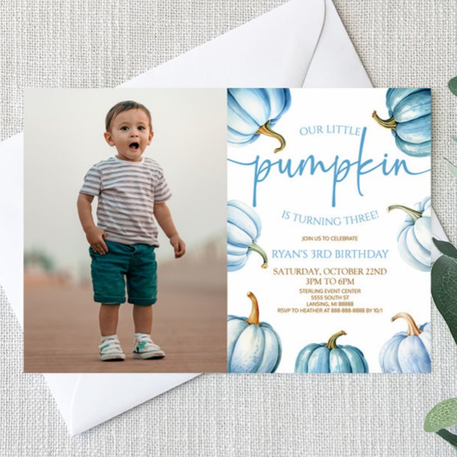 Vår lilla Pumpkin Blue White Fall Födelsedagsfest Inbjudningar (Skapare uppladdad)