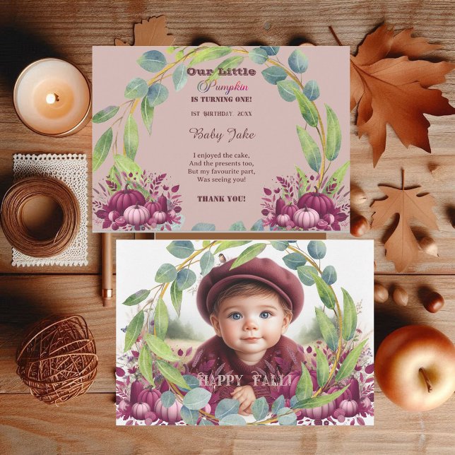 Vår lilla Pumpkin-Lila 1:a födelsedag Tack Kort (Our Little Pumpkin Purple 1st Birthday Fall Wreath Thank You Card)