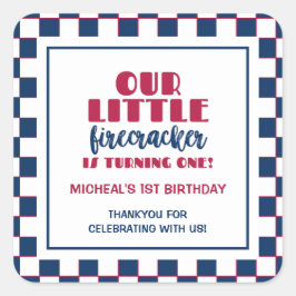 Vår lilla rackare blir en födelsedag fyrkantigt klistermärke