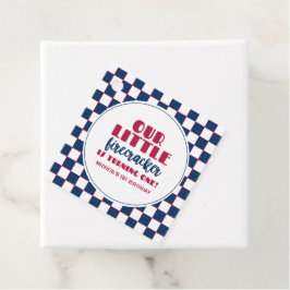 Vår lilla rackare blir en födelsedag gåvor etiketter