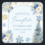Vår lilla snöflingande blå vinterFödelsedagsfest Fyrkantigt Klistermärke<br><div class="desc">Det här är vår lilla snöflinga blå vinter-Födelsedagsfestens favoritstickrar!</div>