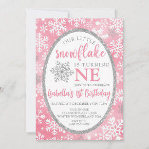 VÅR LILLA SNOWFLAKE-ROSA FÖRSTA BIRTHDAG INBJUDNINGAR