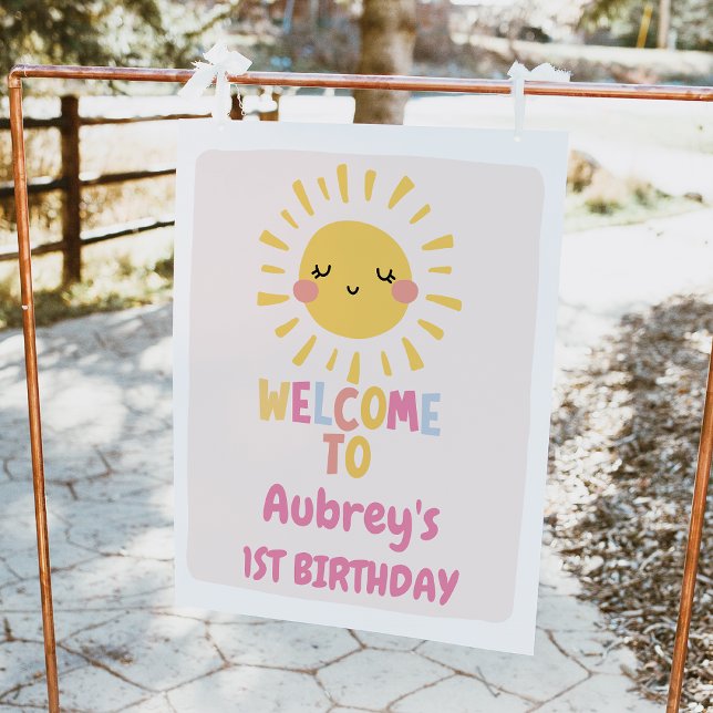 Vår lilla solskenssymbol 1:a födelsedag Välkomstsk Fototryck (Our Little Sunshine 1st Birthday Welcome Sign, Girl Summer Sun Birthday Welcome Sign, First Birthday)