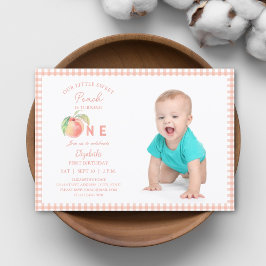 Vår lilla sötpeach är ett foto från Baby på födels Inbjudningar