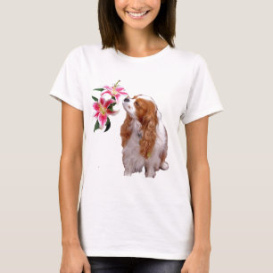 Vår med en Cavalier King Charles Spaniel T-shirt
