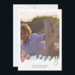 Var Merry Photo jul Önskemål Red Blue Julkort<br><div class="desc">Var vänlig och skriv in fotokort med ord som innehåller "vara nyttigt", med rött och blått nyans (med utklippt text, på vit bakgrund) och en fotomall där små pojkar spelar på stranden. Baksidan av detta Bli God jul-kort har en enkel stripe-design, med ett rött och vitt diagonalt rand mönster. Gör...</div>