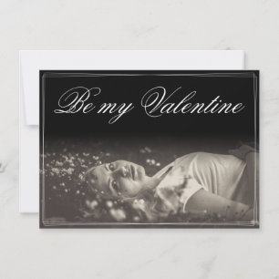 Var min Valentine - ljugande ung kvinna