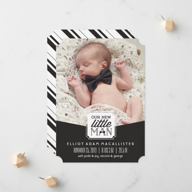 Vår nya lilla man Bow Tie Classic-foto Birth Meddelande (Fram/Back In Situ)