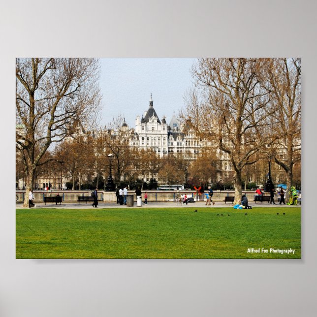 Vår på Embankment Poster (Framsidan)