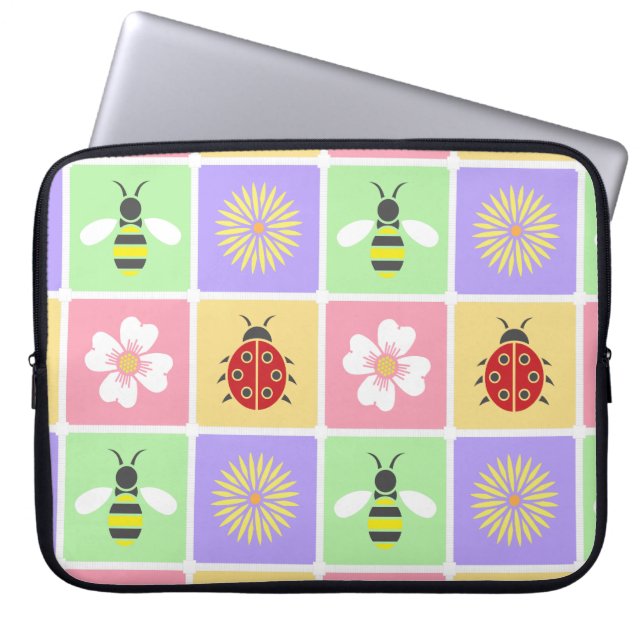 Vår Patches Laptop sleeve (Framsidan)