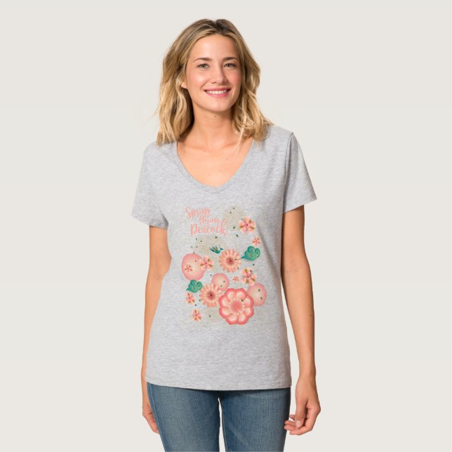 Vår Peach Garden Flies Peacock Blommigt Ornament T Shirt (Hel framsida)