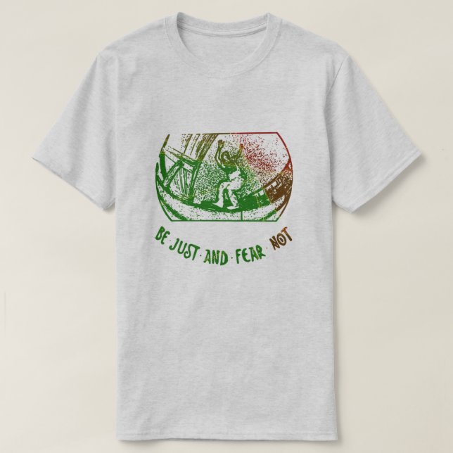 Var precis och rädd för att inte kittla t shirt (Design framsida)