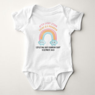 Vår regnbåge Baby förväntar sig T Shirt