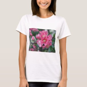 Vår Rosa Blooming Blommar Quince T Shirt