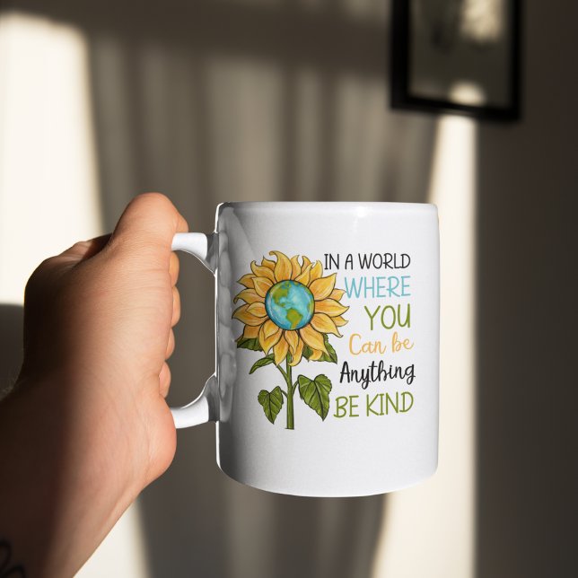 Var snäll i den här världen Solros Kaffemugg (Skapare uppladdad)
