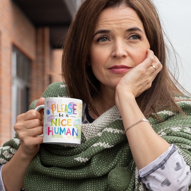 Var snäll och var en trevlig människa Mugg (Encourage kindness with this colorful, "Please be a nice human" mug! )