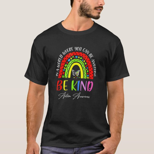 Var Snäll Regnbågs Pussel Fjäril Autism Acceptans  T Shirt (Framsida)