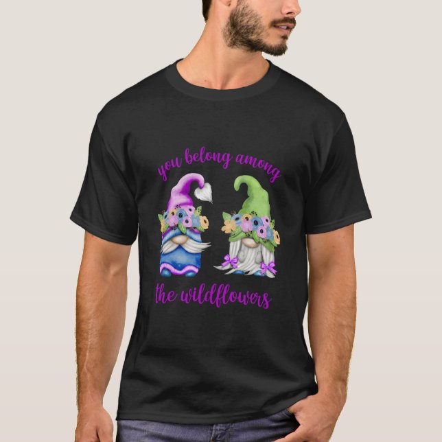 Vår Tomte Du Hör Hemma Bland De Vilda Blommorna T Shirt (Framsida)