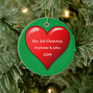 Vår tredje jul tillsammans Cute Red Heart 2019 Julgransprydnad Keramik