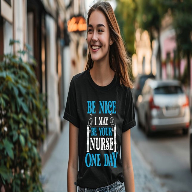 Var trevlig om jag kan bli din näsa en dag t shirt (Skapare uppladdad)