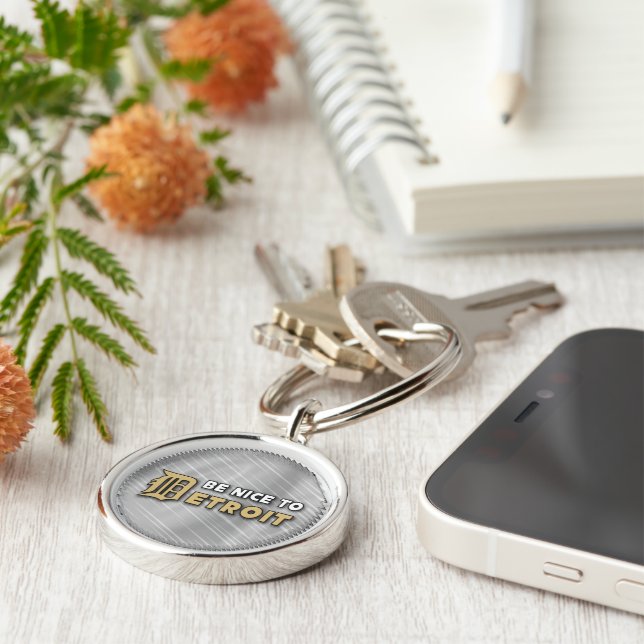 Var trevlig till Detroit keychain Rund Silverfärgad Nyckelring (Sidan)