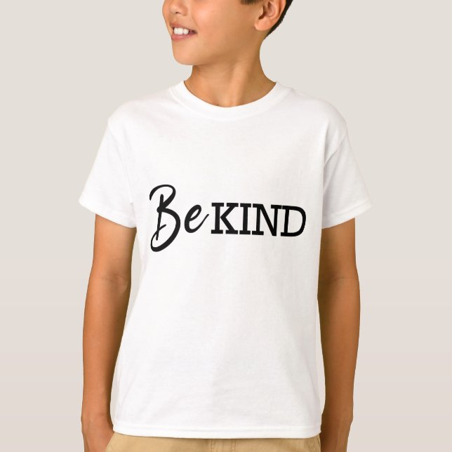 Var vänlig och minimal typografi t shirt (Framsida)