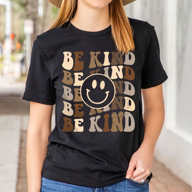 Var vänliga T-Shirt, positiv, kvinnoteater T Shirt (Skapare uppladdad)