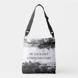 "VARA DIN EGEN KOMPLETTERARE" AXELVÄSKA