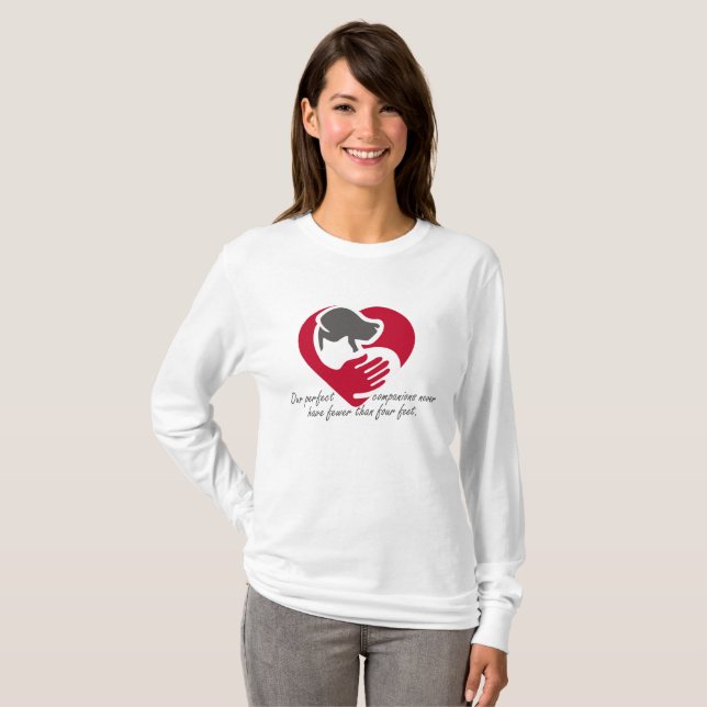 Våra perfekter har aldrig mindre än 4 fot t-shirt (Hel framsida)