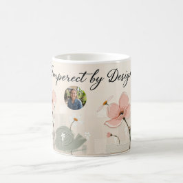 Vårblommande äng med vilda blommor, personlig skrä kaffemugg
