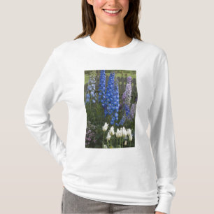 Vårblommor längs en trädgårdsstig, Georgia 2 T-shirt