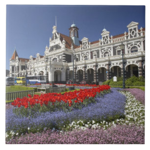 Vårblommor och historisk järnvägsstation, kakelplatta