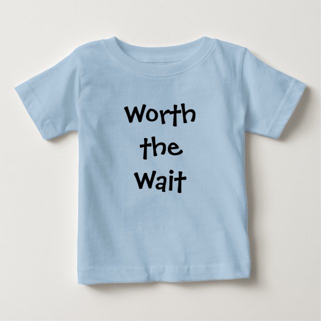 Värd den väntanbaby-/småbarnT-tröja Tee Shirt (Framsida)