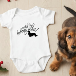 Värde den Long Wait Dachshund Newborn Gift Baby Bo T Shirt