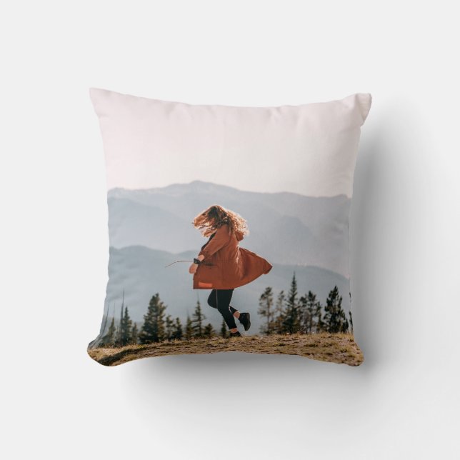 Vare i brunjackat kudde (Framsida)
