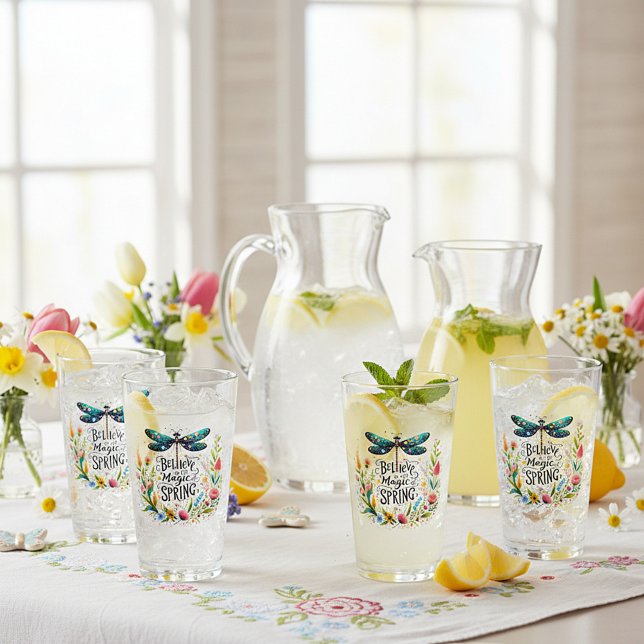 Vårens magi blomster glaskopp (Skapare uppladdad)