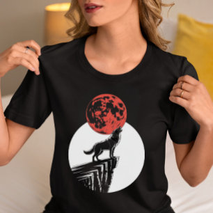 Varg Howling vid Red Måne T Shirt