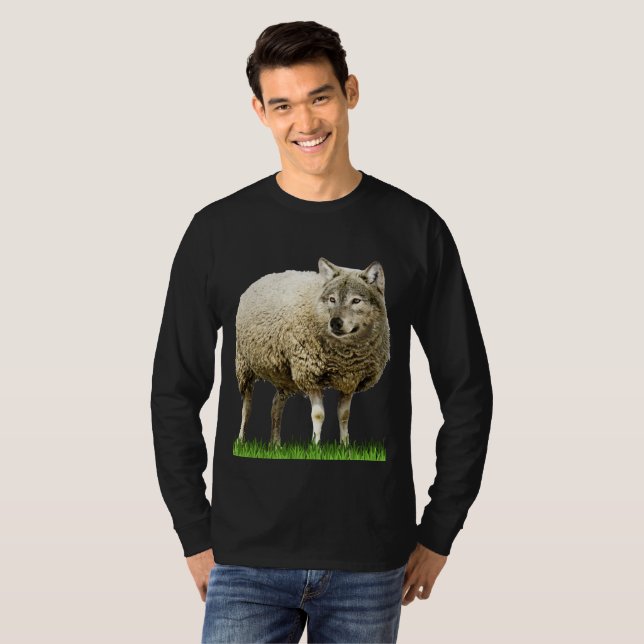varg i sheeps som beklär manar mörk för t-shirt (Hel framsida)