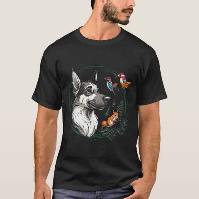 Varg med ekorre och färgglada fåglar t shirt (Framsida)