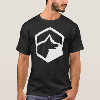 Varg Mountain Homestead Logotyp vit på mörken T Shirt