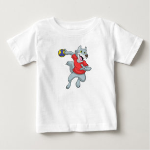 Varg som handbollsspelare med handboll t shirt