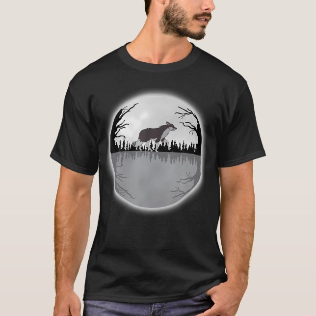 Varg - Varg vandrar vid T Shirt (Framsida)