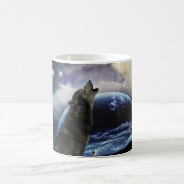 Varg vid måne kaffemugg (Center)