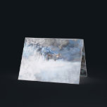 VARG VINTERREVIRER KORT<br><div class="desc">I utkanten av en snöstorm mitt i vintern befinner sig de två grå Alaskavargarna och överväger att ta en genväg över en frusen kristallsjö. Deras skarpa rovinstinkt är höjd och fokuserad på hjorthjorden bara några mil bort. Det 2:a konstverket på insidan av kortet visar "SENTINELVARGAR" som visar 2 grå Alaskavargar...</div>